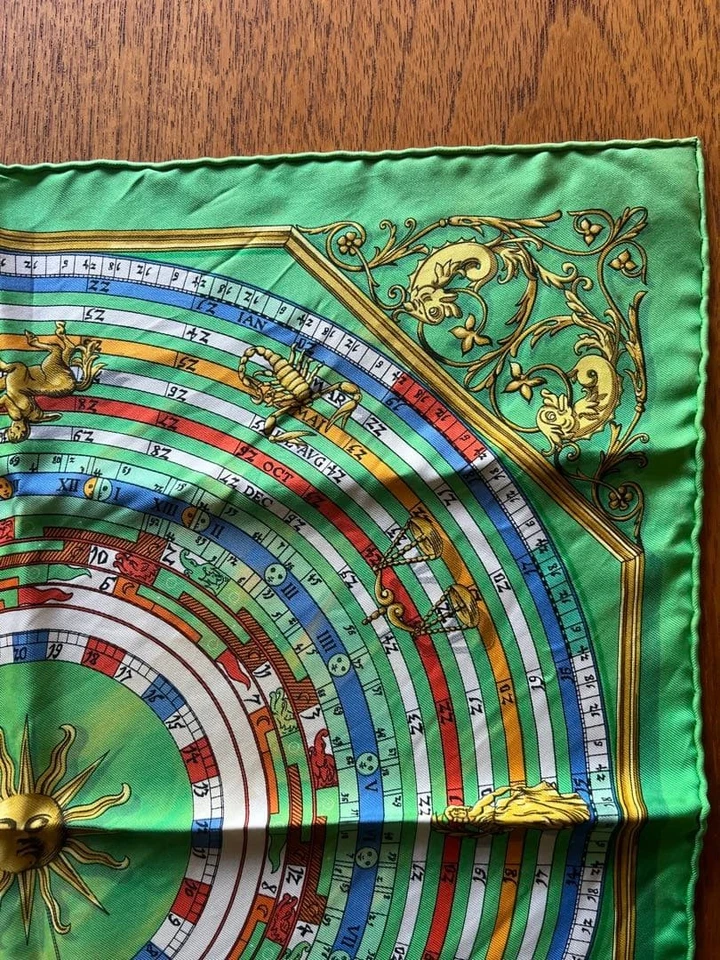 Bufanda de seda verde Hermes Carre 45 Dies et Hore Astrology con etiquetas excelente regalo Foto 3 de 4