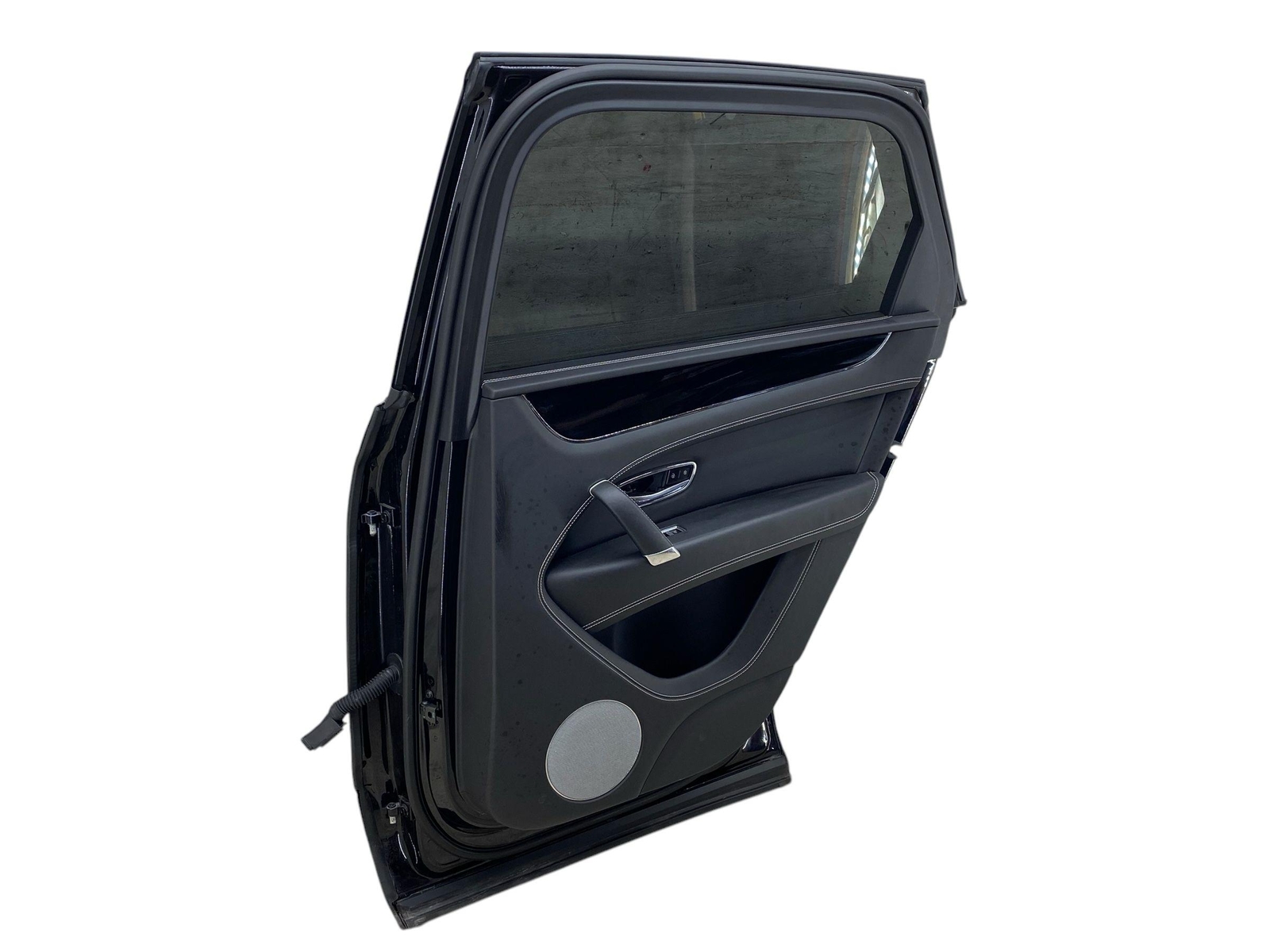2016-2020 BENTLEY BENTAYGA OEM RIGHT REAR DOOR SHELL ONYX BLACK (6935) W/ HANDLE