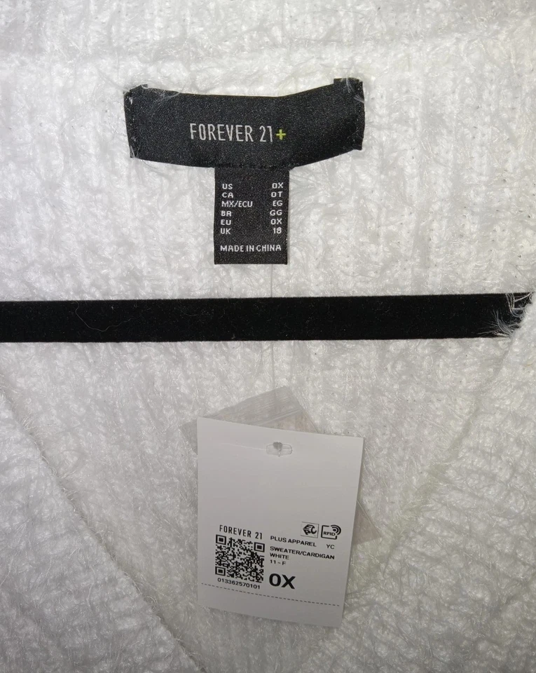 CARDIGÃ FEMININO FOREVER 21 PLUS BRANCO PELUDO SUÉTER CORTE MACIO CURTO TAMANHO 0X - Imagem 4 de 4