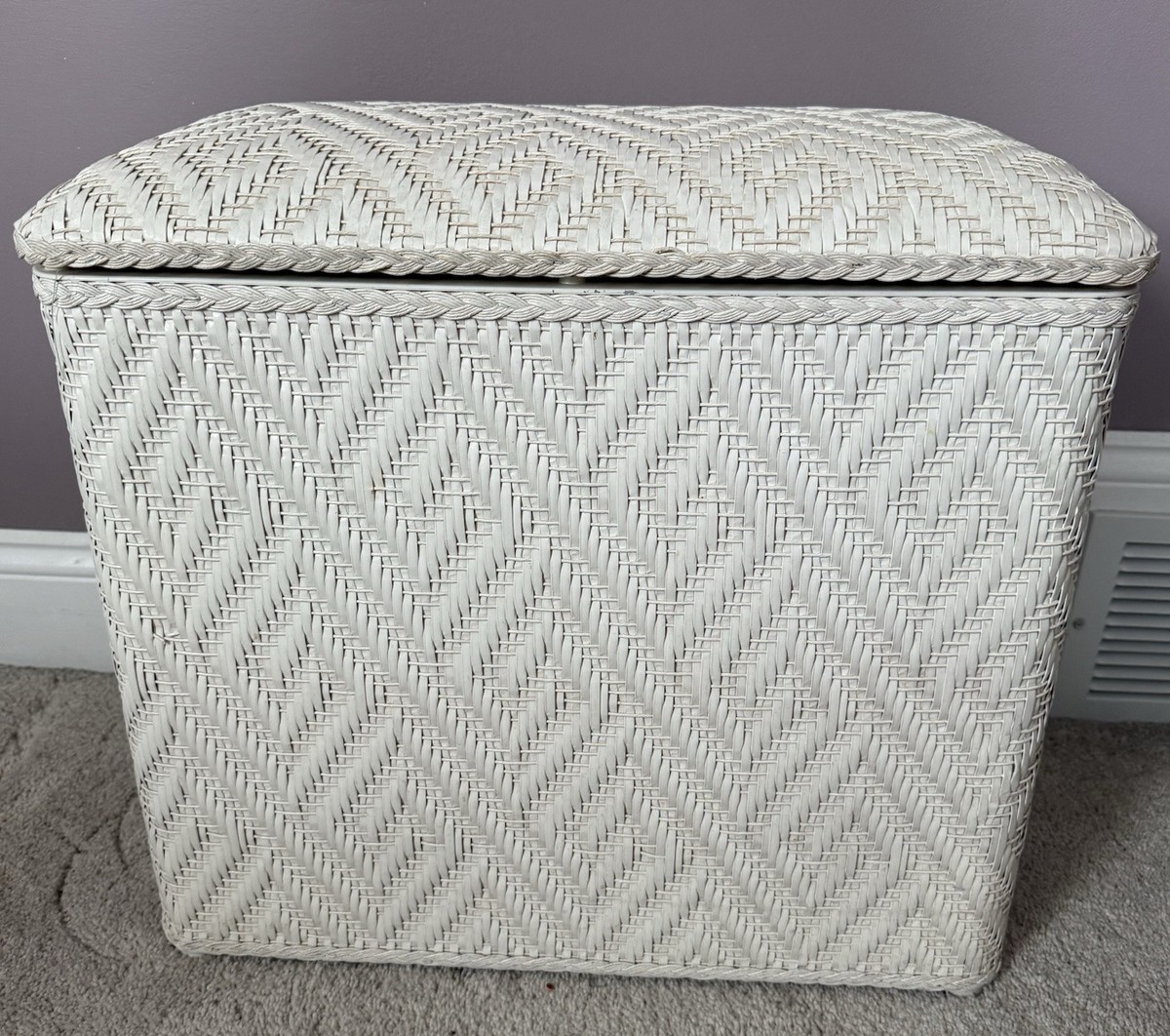VTG Lamont Athena Short White Faux Wicker Laundry Hamper Padded