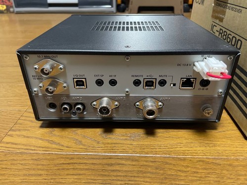 Excellent IC-R8600 AM/FM/WFM/CW Desktop Wideband Radio Receiver 10KHz~3GHz - Picture 5 of 7