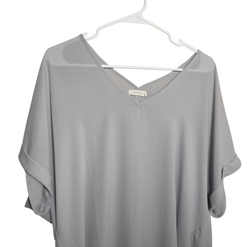 Blusa exuberante para mujer gris medio cuello en V transparente manga corta top ligero - Imagen 2 de 9