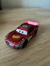 Pixar Cars 3 Die-Cast - Metallic Crash Damaged Lightning McQueen #95