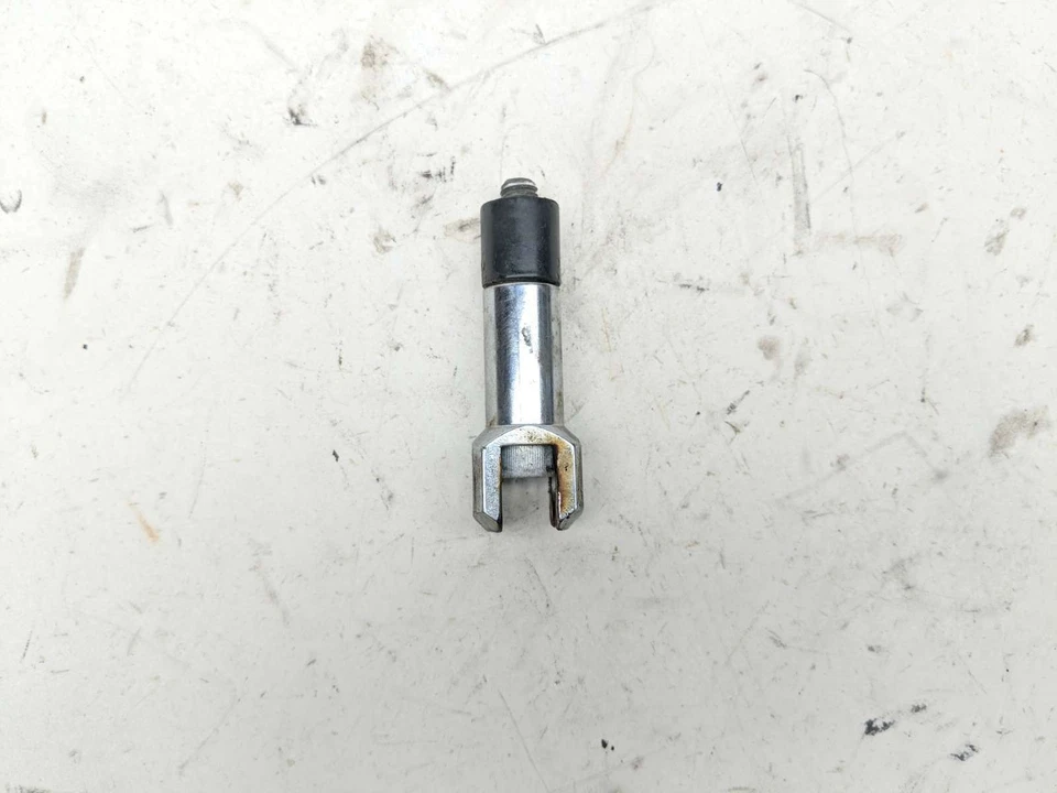 03 Harley Davidson Fat Boy FLSTF soporte de montaje de clavija trasera A Foto 3 de 4