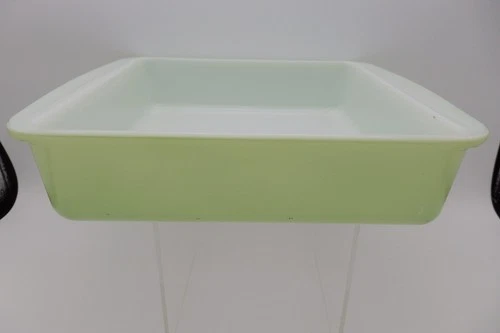 VTG PYREX 222 Lime Green 8x8 Square Brownie or Cake Baking Dish