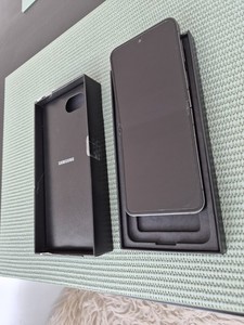 Samsung Galaxy Z Flip6 5G SM-F741B 256GB+12GB Smartphone Handys ohne Vertrag