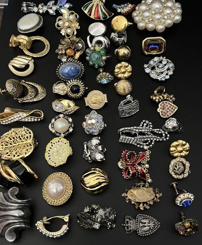 Vintage Signed & Unsigned SINGLE Clip-On Earrings Jewelry Lot Crafts/Wear 49pcs - Picture 2 of 20