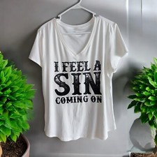 Women  s Graphic Tshirt