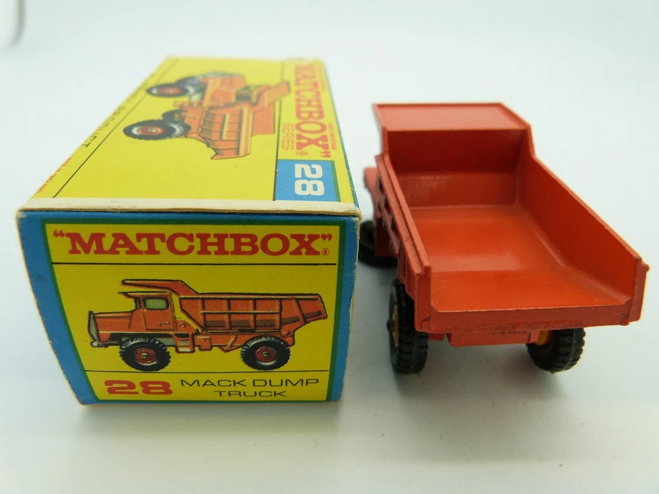 Matchbox Lesney 28 Mack Dump Truck Boxed - Image 4 of 4