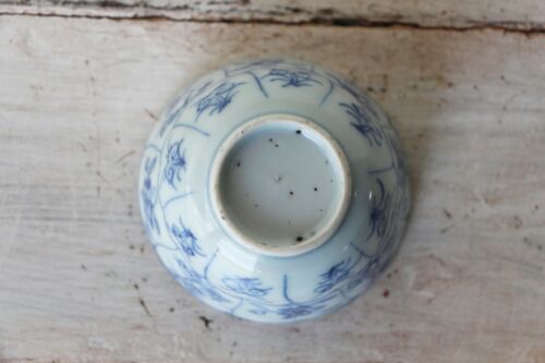 18th Century Qianlong Porcelain Cup depicting Blue Flowers, Chinese Antique - Picture 10 of 10