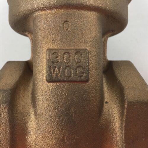 Milwaukee 1-1/2" NPT Gate Valve 300 WOG - Picture 2 of 10