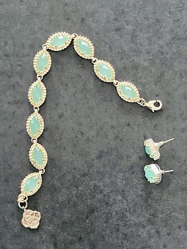 Kendra Scott Light Green Chalcedony Gold Tone Necklace/Earrings/Bracelet Set - Picture 4 of 5