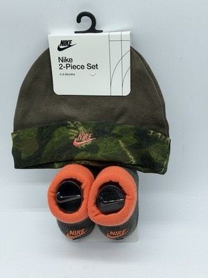 NEW 2 PIECE SET NIKE  NEW BORN 0-6 MONTHS HAT / BOOTIES COTTON BLEND