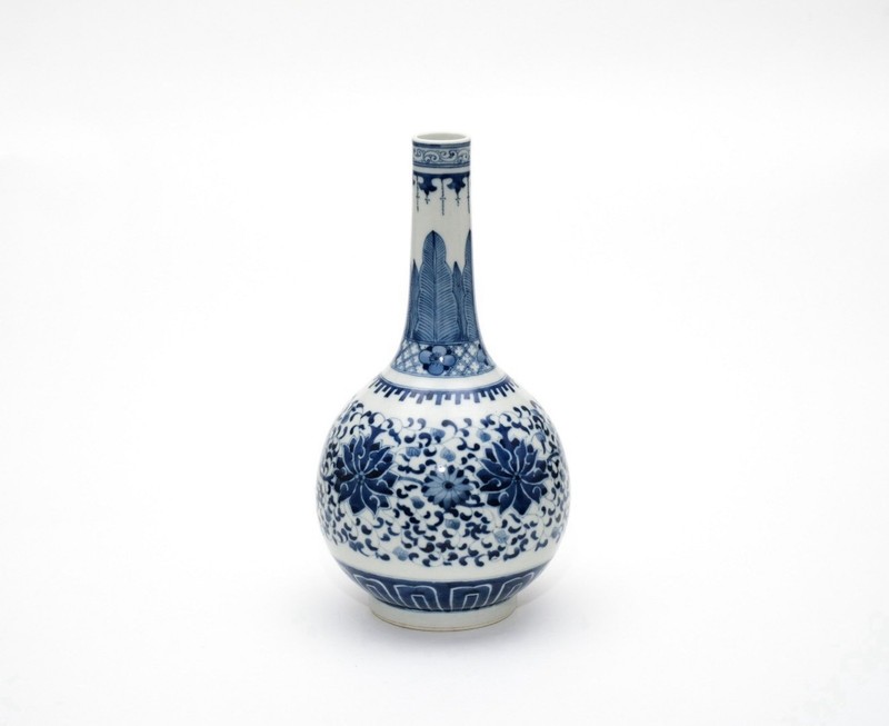 A Blue and White Inter-Locking Floral Long Neck Vase