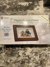 7 Inch Digital Photo Frame by GiiNii Brown Wood Frame GP-7AWP-1 New in Box