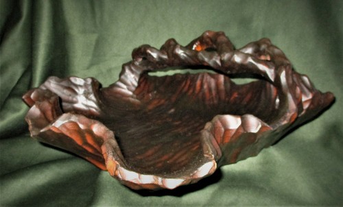 VINTAGE LARGE CARVED RUSTIC WOOD BOWL WITH HANDLE Handmade Chisel Marks 17 1/2" - Picture 4 of 9