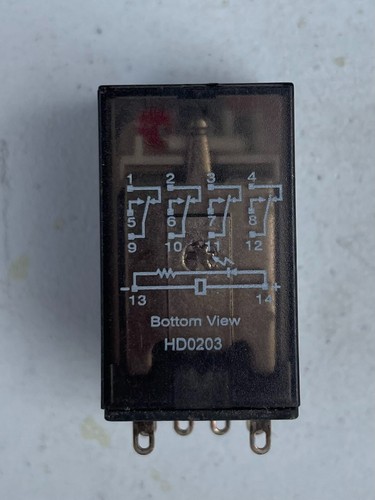 JOB LOT of assorted relays - Picture 7 of 10