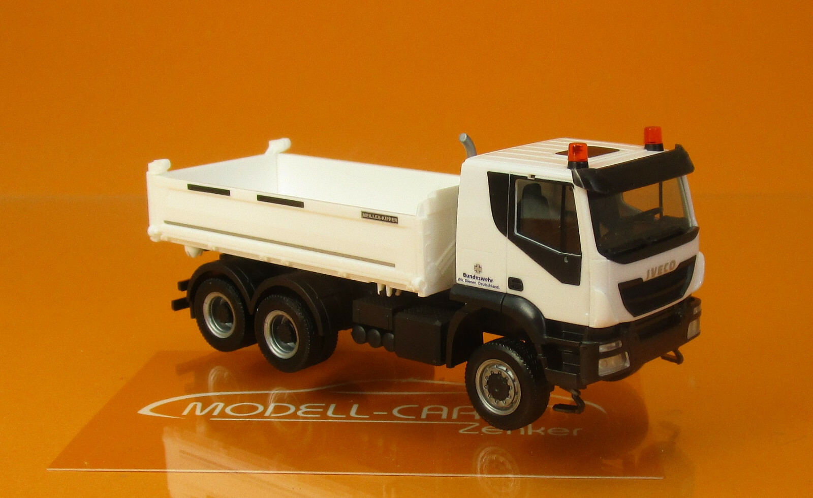Herpa 746588 Iveco Trakker 6x6 Meiller Kipper Bundeswehr weiß 1:87 NEU