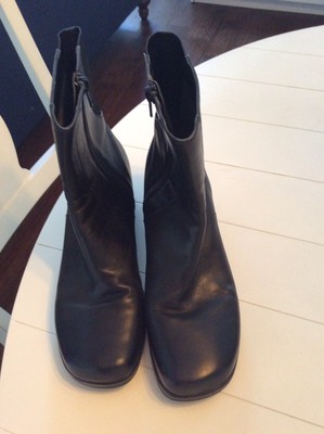 liz claiborne leather boots
