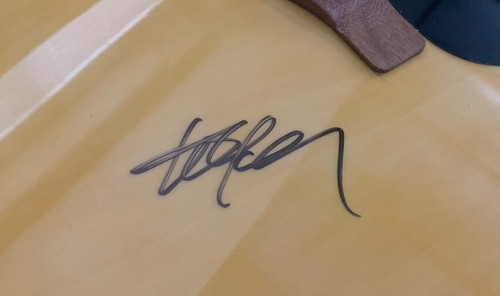 Guitarra Acústica Willie Nelson BODY Autografiada Firmada Certificado BAJO - Imagen 2 de 3