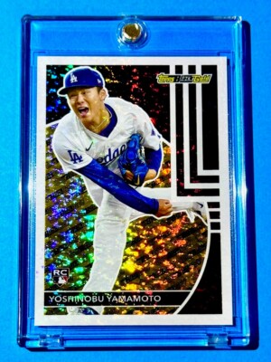 Yoshinobu Yamamoto RARE SHIMMER REFRACTOR ROOKIE TOPPS BLACK GOLD