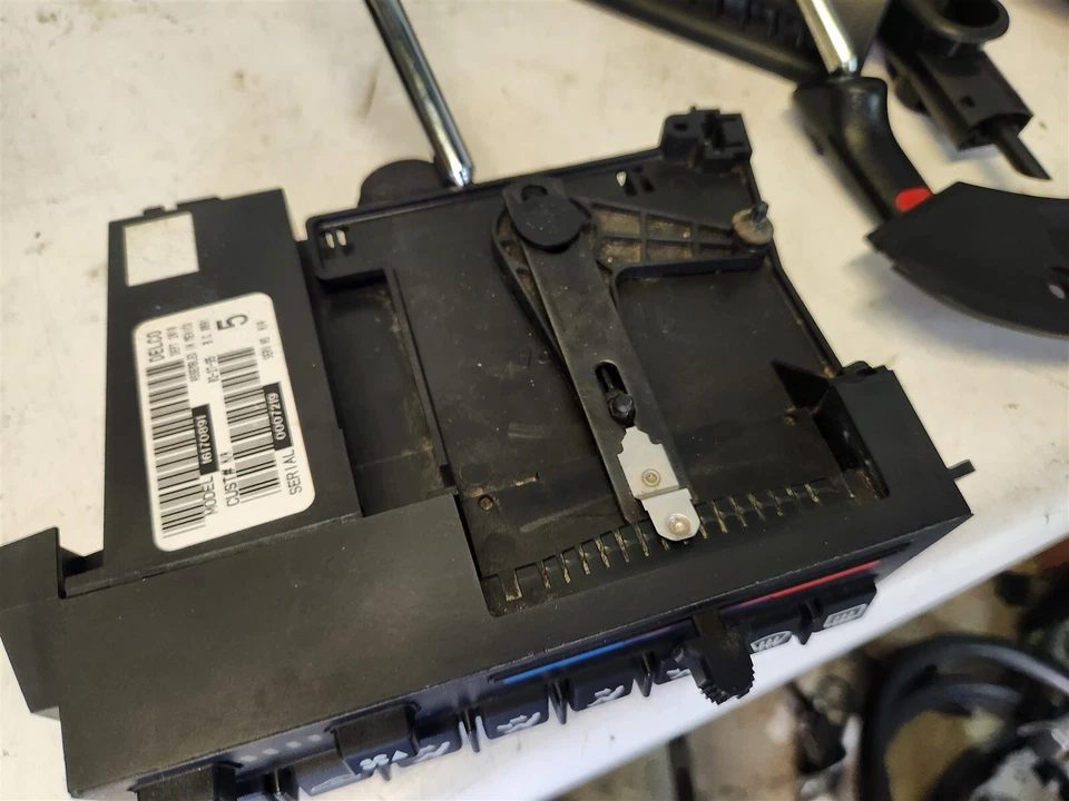 94-96 Corvette C4 Manual Climatizador Aire Acondicionado Unidad Cabezal de Control Aire Acondicionado Calentador Foto 4 de 4