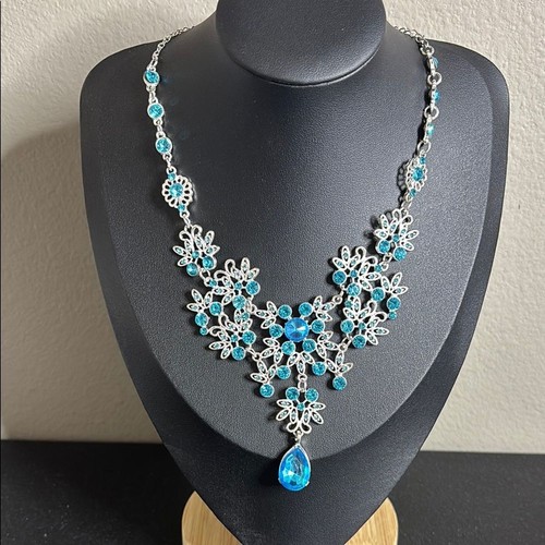 NWT Betsey Johnson Crystal Bib Blue Rhinestone Statement Necklace
