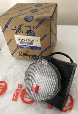 G*T様 NISSAN BACK UP LAMP 26540-R0100 GENUINE NISSAN DIESEL BACKUP LAMP ASSEMBLY 26540-Z5000 NEW OEM NOS