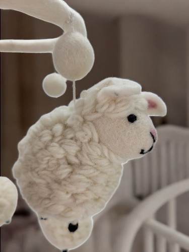 The Winding Road Nursery Mobile 100% Wool Lamb/Sheep Baby's Room Decoration - Picture 2 of 11