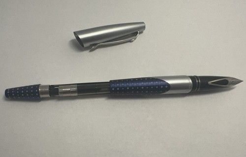 Sheaffer Intrigue Fountain Pen - Fine - Satin Chrome & Whale Shark Blue Pattern - Picture 4 of 5