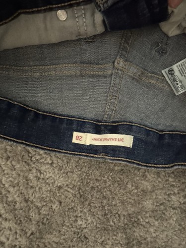 Jeans donna Levi’s 311 modellante skinny taglia 28 W e 28 L bottoni blu - Foto 2 di 6