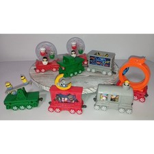 McDonald's 2017 Christmas Train Set - 8 wagons and caboose Train included 