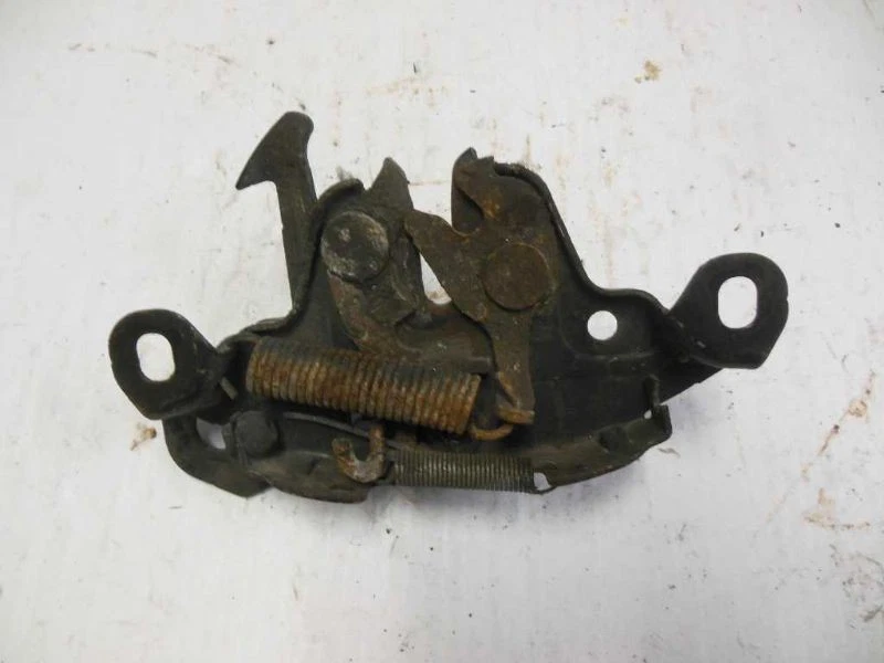 Защелка переднего капота 2006 Nissan Xterra - Изображение 2 из 4