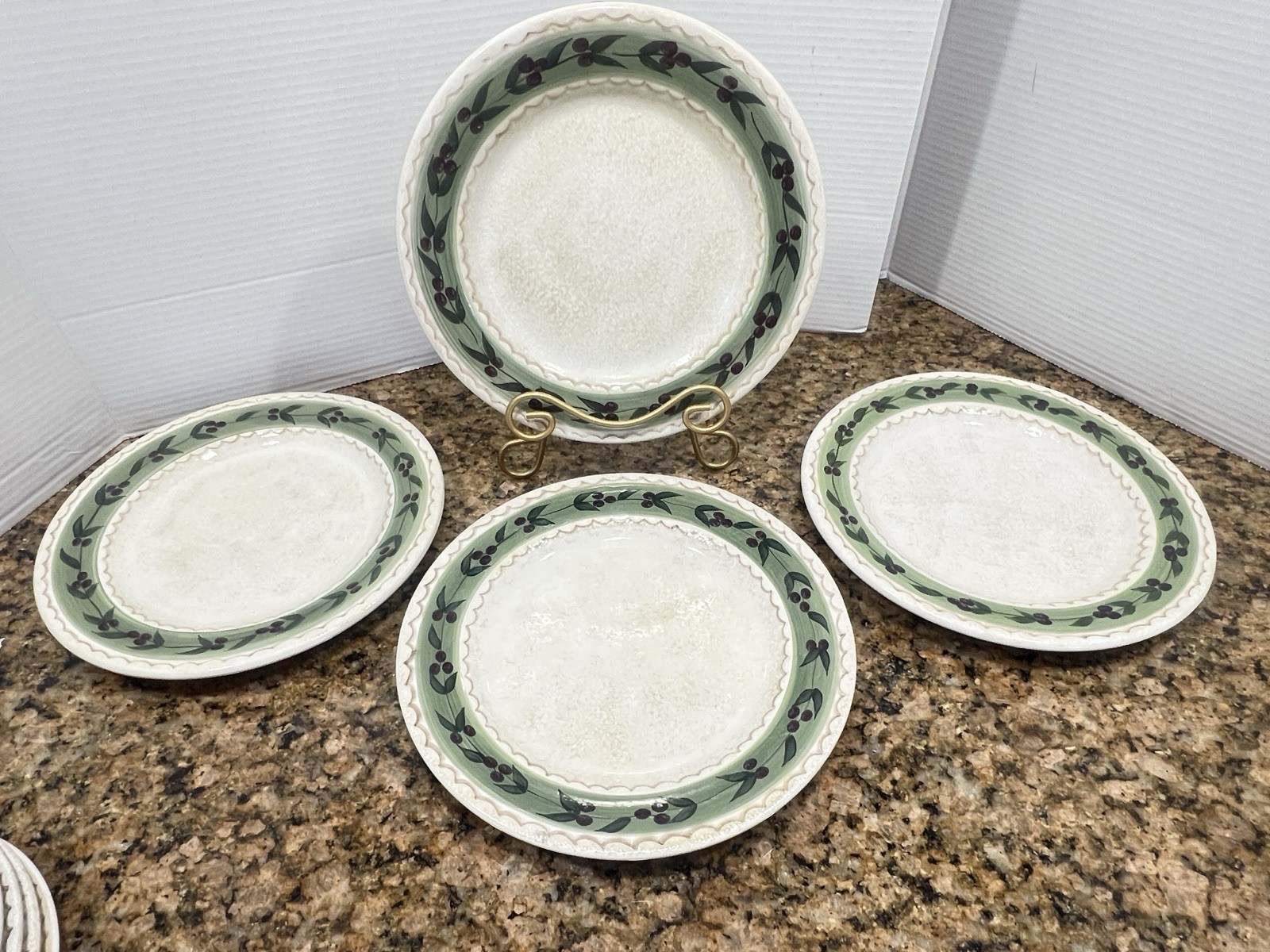 Vintage Oliveto by ONEIDA 8 Pc Dinner Set Hand Painted Stoneware Beige Green