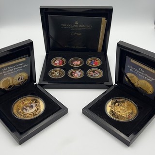 Monedas corona chapadas en oro de 8 Príncipe Jorge Guillermo y Catalina en caja
