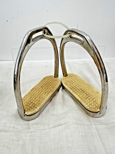 Adult English Saddle Fillis Stirrups Irons 4 1/2" (pair) Stainless Steel w/ Pads