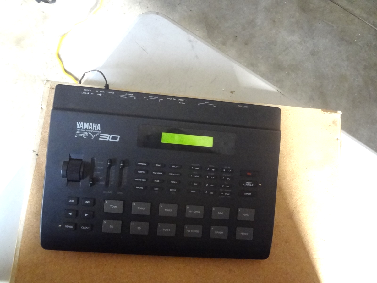 Yamaha RY30 Rhythm Programmer Drum Machine 12 Pads for sale online