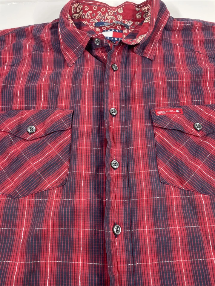 Camisa L para hombre de Tommy Jeans Vintage Cuadros rojos con forro plateado y manga corta Foto 4 de 4