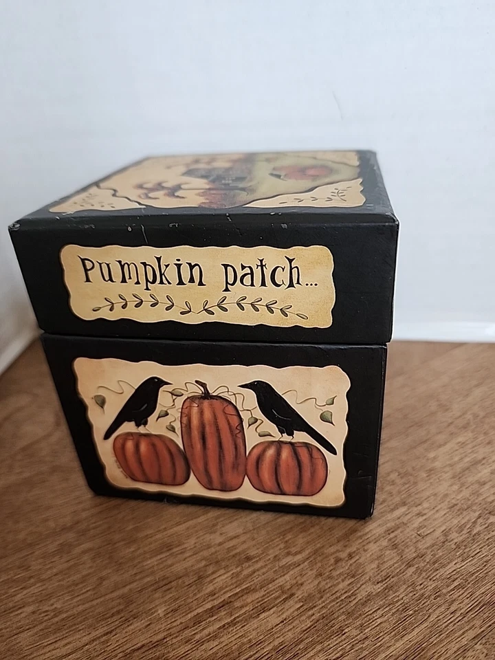 4" Cube Box With Mini Pumpkins and Spiders - Image 4 of 4