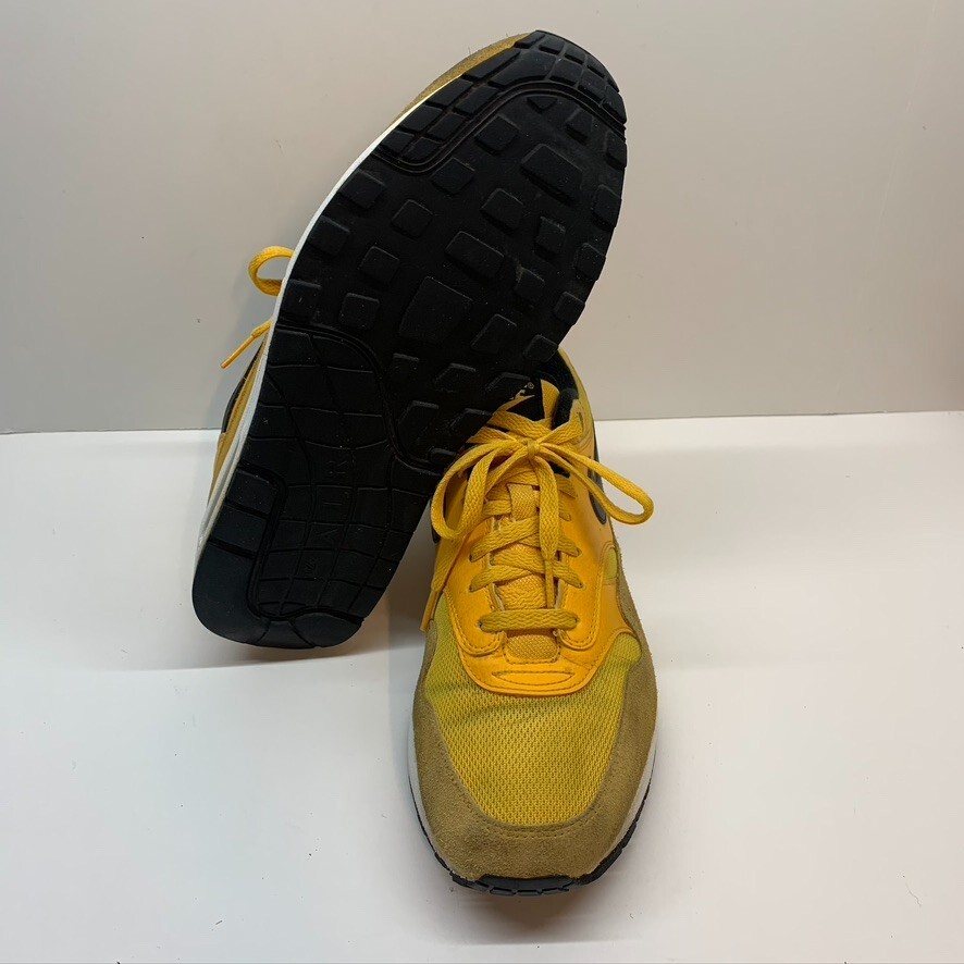 Nike Air Max 1 University Gold Black White Mens Size 11 rare  display picture 1