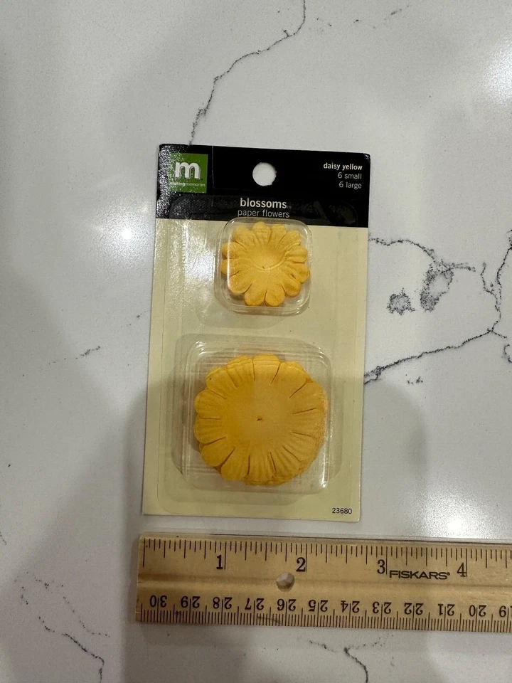 Papel para hacer recuerdos flores flores amarillo margarita 6 pequeñas/6 lg álbumes de recortes manualidades Foto 3 de 4