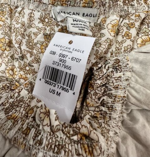 Neu mit Etikett! American Eagle Outfitters Damen Blumenmuster Strampler vorne Ausschnitt gesmockt Größe M - Bild 8 von 14