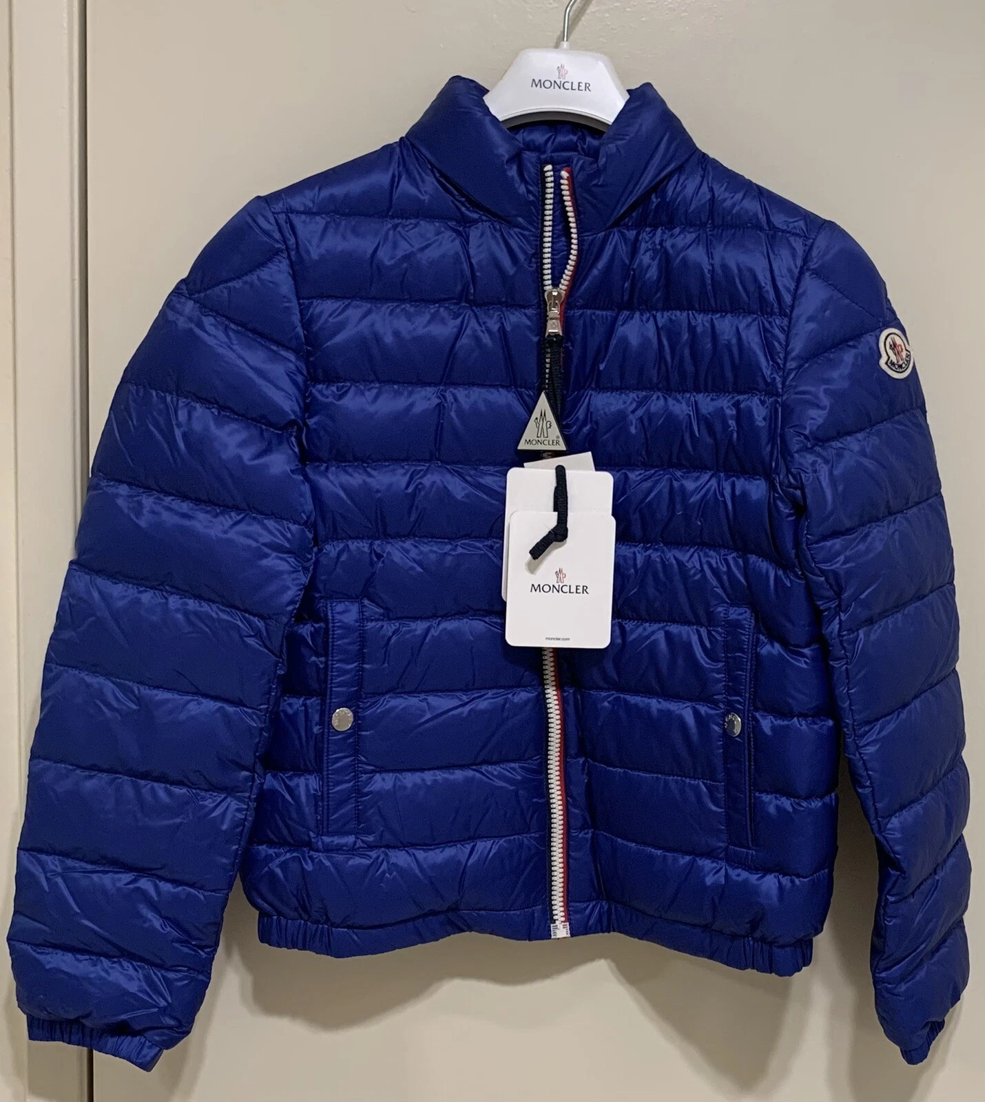 Moncler Giubbotto imbottito foderato con cappuccio mimetico bambino blu taglia 12 nuovo con etichette