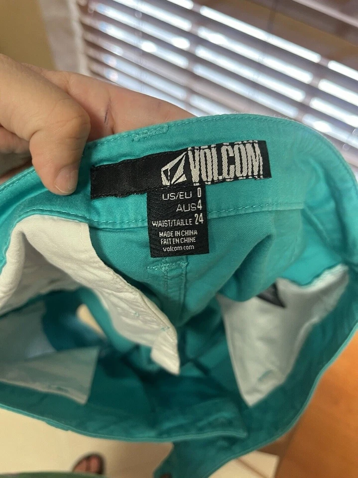 Volcom Women's size 0 / 24 Turquoise Teal Aqua Blue Chino Shorts Frochickie V5 - Image 4 of 4