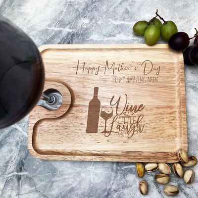 Amazing Mama lacht viel Muttertag personalisiertes Geschenk Weinhalter Knabber Tablett