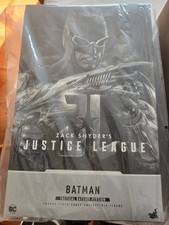 Hot Toys Justice League Batman Tactical Batsuit 1 6 BRAND NEW  - TMS085