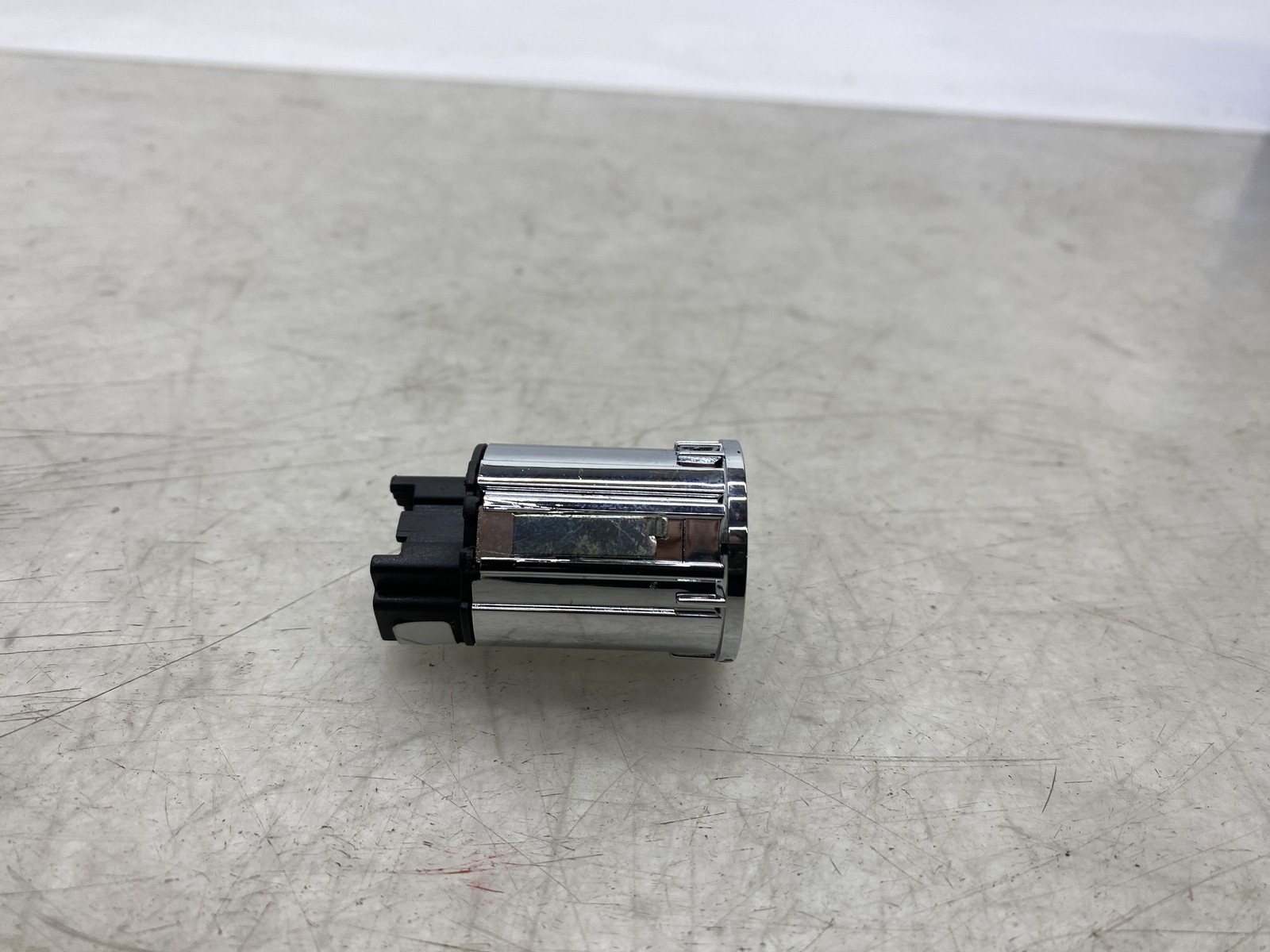 Aston Martin DB9 2013-2016 Fog light P/N AD3315K237AA