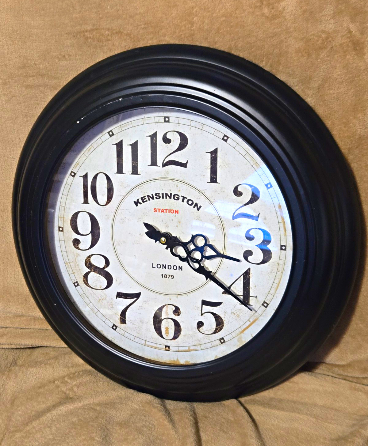 Kensington London Station Round Hanging Wall Clock Black Analog Quartz 17 in photo