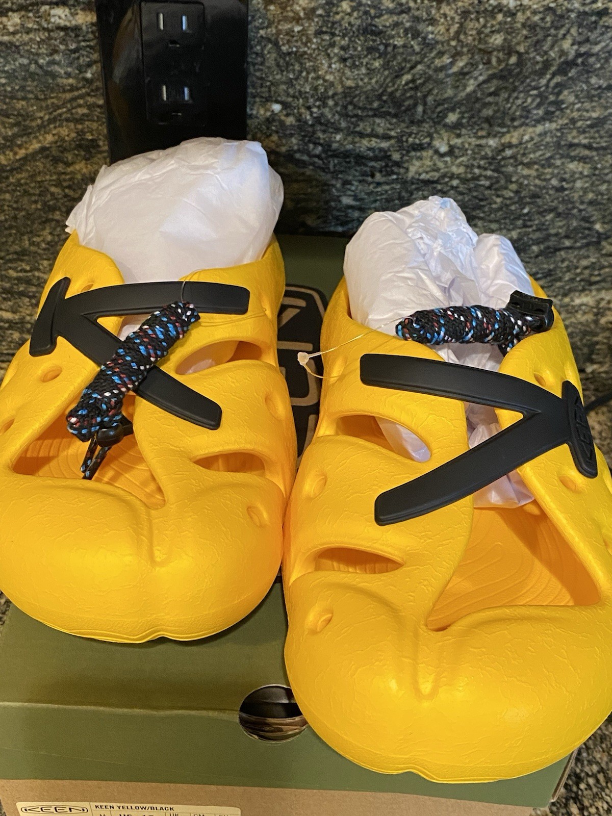 NUOVI sandali uomo Keen Yogeez zoccoli taglia 11 (anche donna 13) scarpe