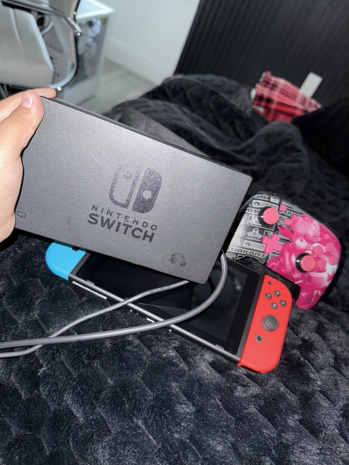 Nintendo Switch Console Red & Blue Joy-Con Wi-Fi HDMI USB-C Home Gaming System